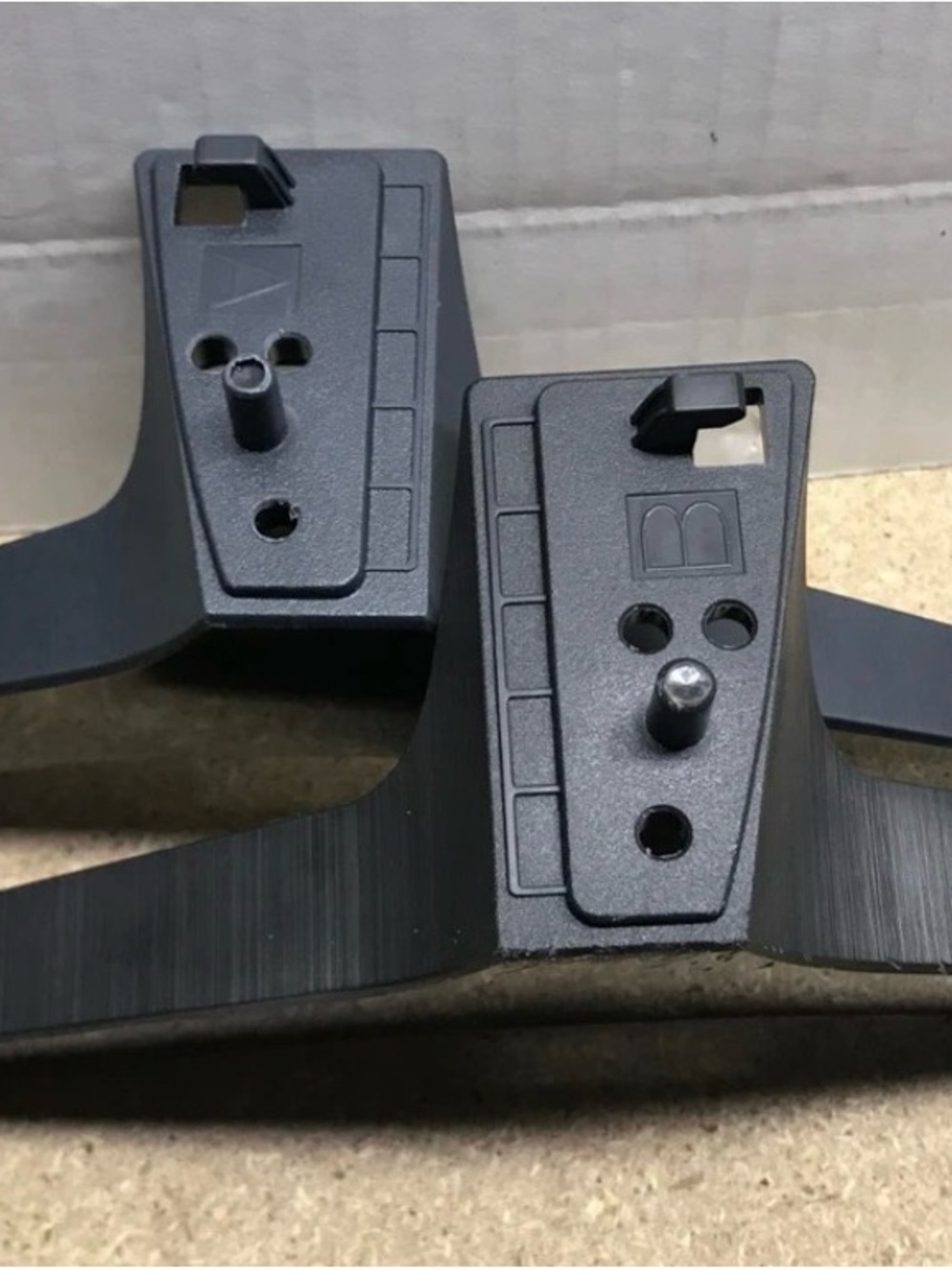 LG 65UM6900PUA / 60UM6900PUA Feet NO Screws ( 1 Pair ) MAM643875 L/R